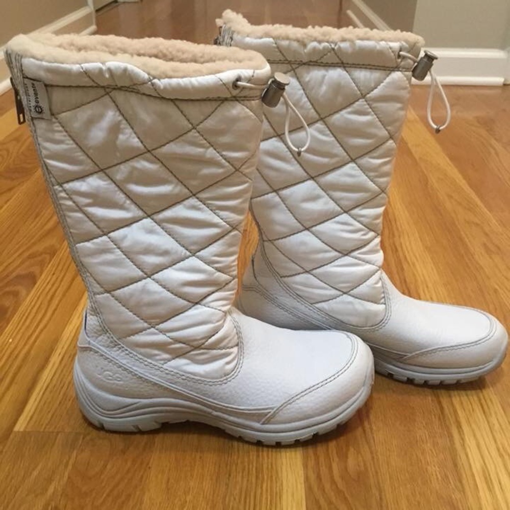Ugg winter boots. VGUC. Only worn once.